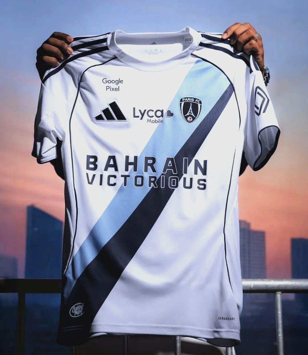 FB体育网页版-巴黎FC势如破竹，登顶法甲赛场