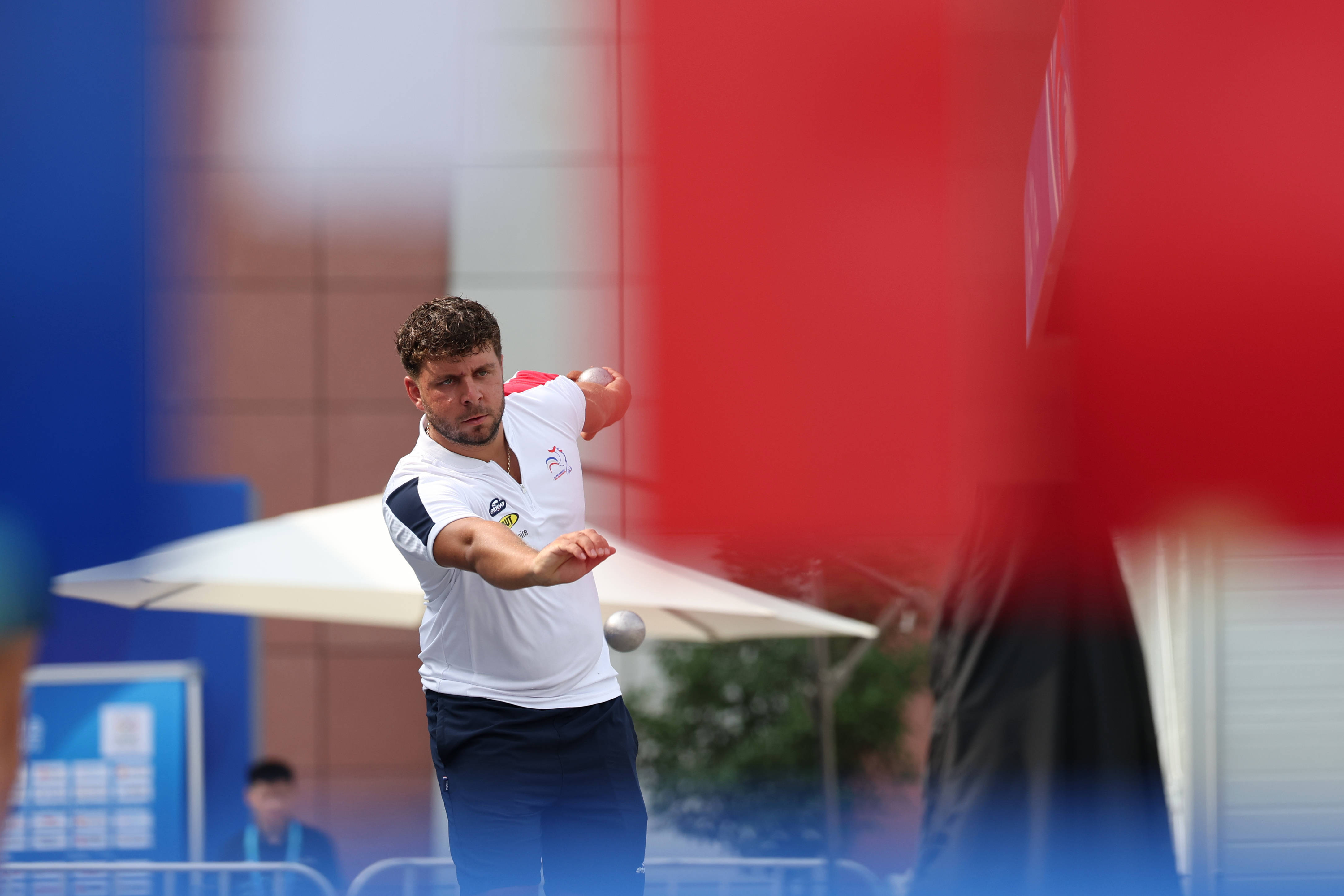 FB体育网页版-意大利队击败强敌，球员士气高涨