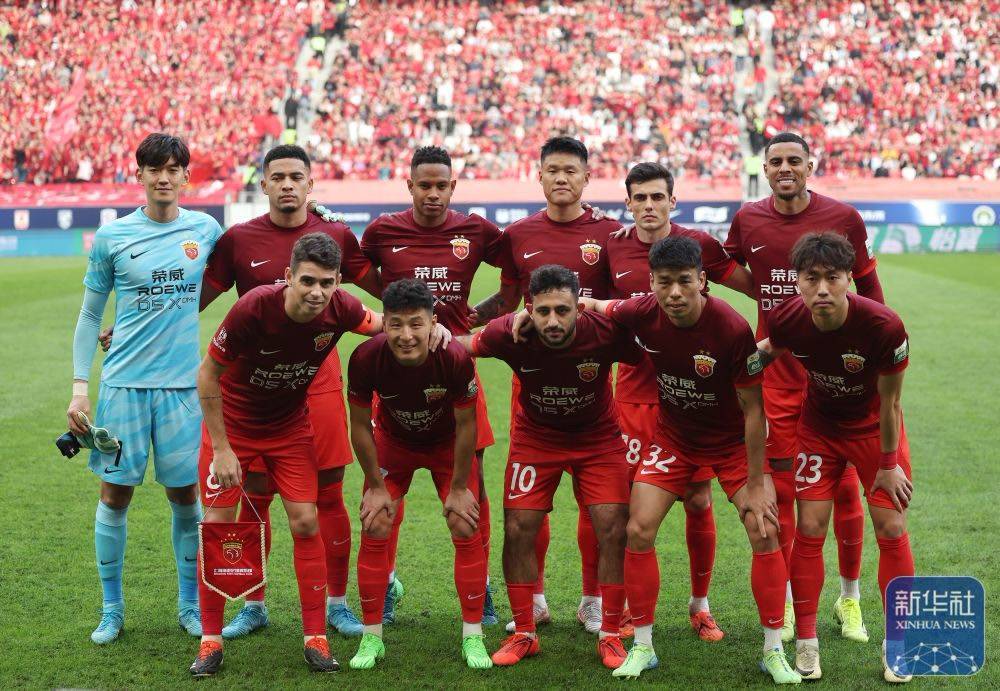 上海上港足球队击败广州恒大获得本赛季中超冠军 上海上港足球队击败广州恒大获得本赛季中超冠军