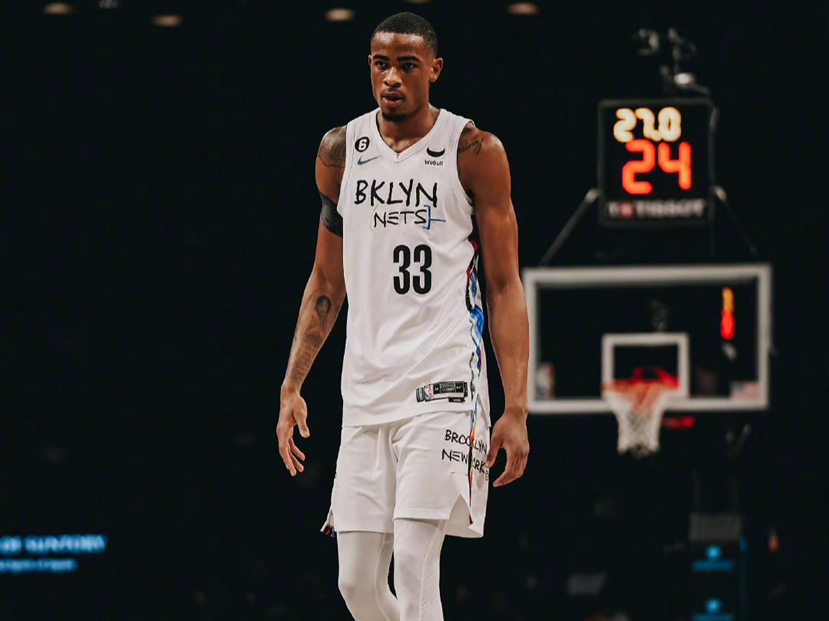 -篮网主场取胜凯尔特人，厄文大号三双