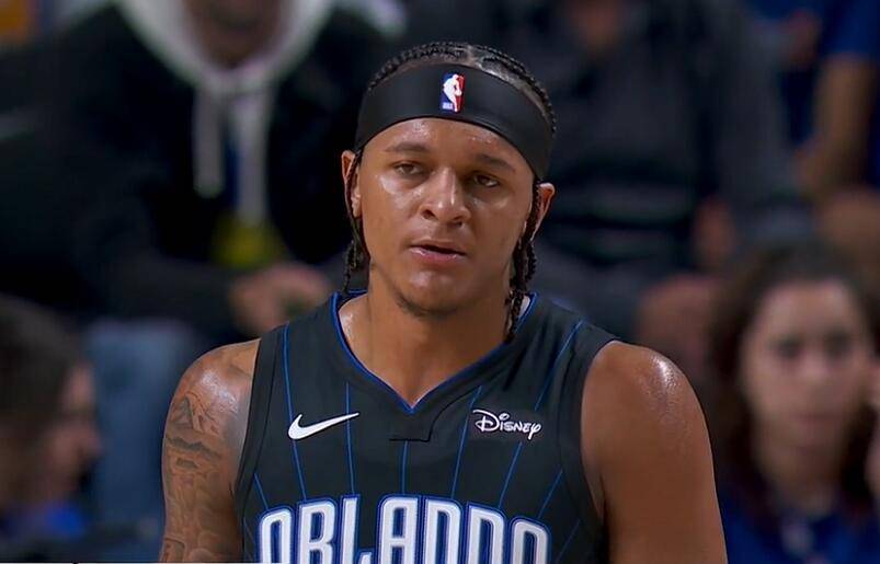 FB体育在线-沃尔领衔魔术，勇夺常规赛首胜，灰熊四连败