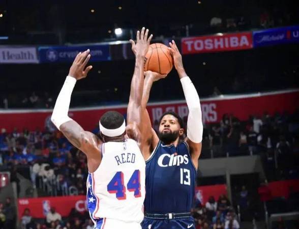 FB体育官方网站-老鹰硬战快船遭遇两连败