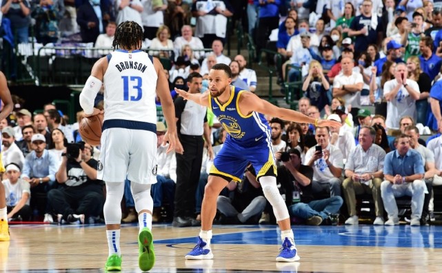 独行侠不敌爵士，路威20+7