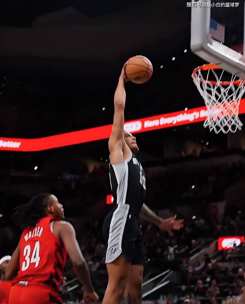 包含活塞客场击败马刺，格兰特发威的词条