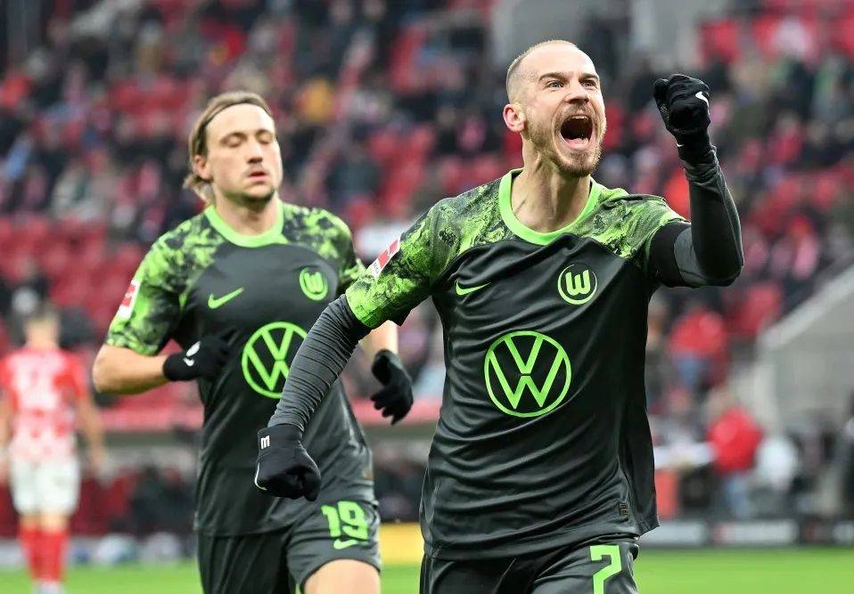 沃尔夫斯堡客场两连平,德甲不败走势稳健明显 沃尔夫斯堡客场两连平,德甲不败走势稳健明显