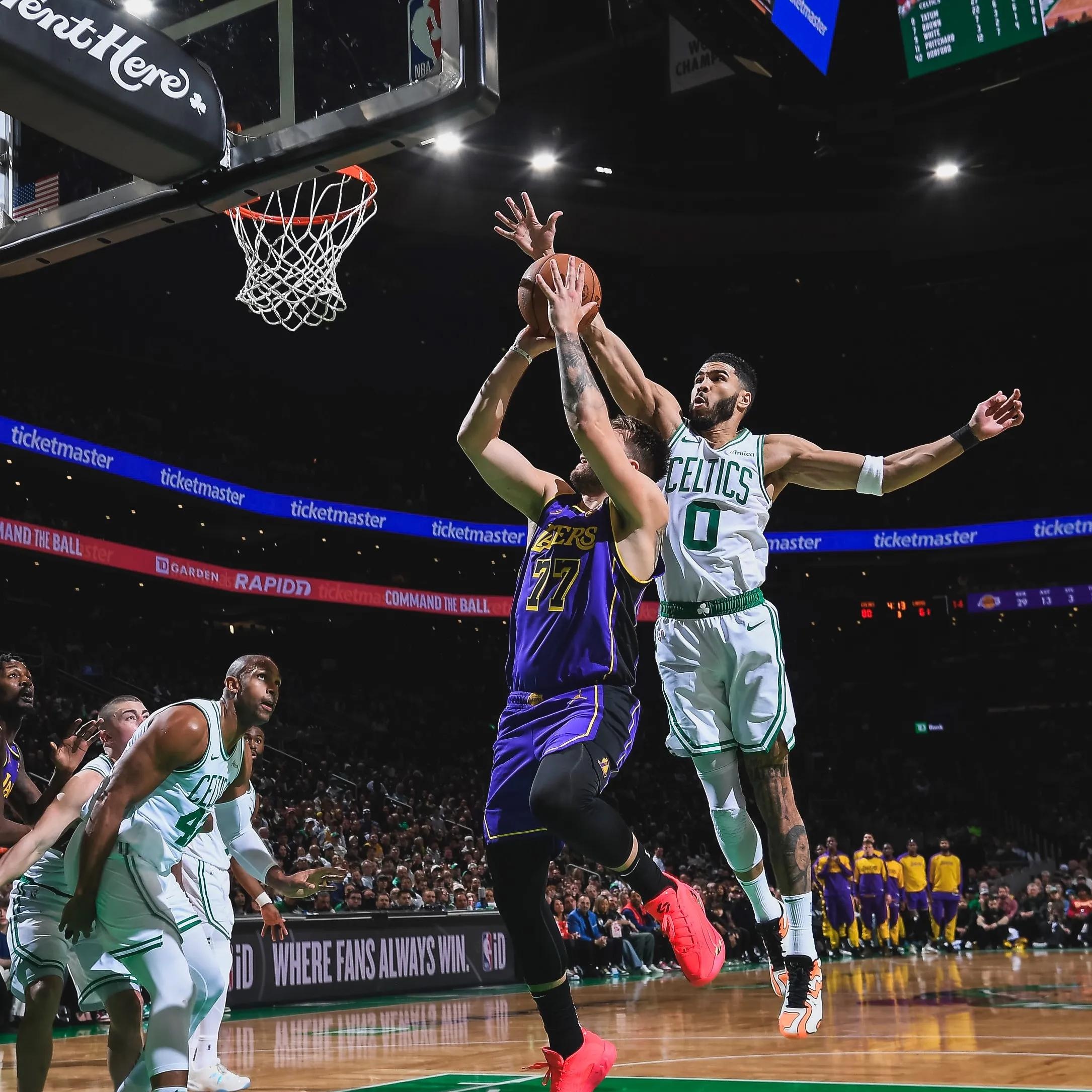 凯尔特人主场击败开拓者，保持不败